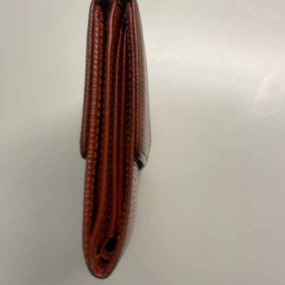 Louis Vuitton Textured Tan Wallet - Picture 3 of 8